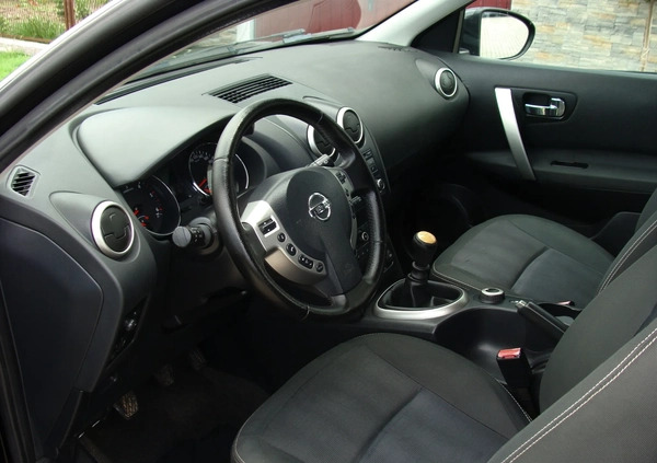 Nissan Qashqai cena 35500 przebieg: 187000, rok produkcji 2011 z Limanowa małe 79